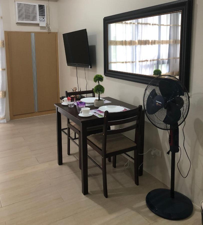 Robles' Unit At 81 Newport Boulevard Манила Экстерьер фото