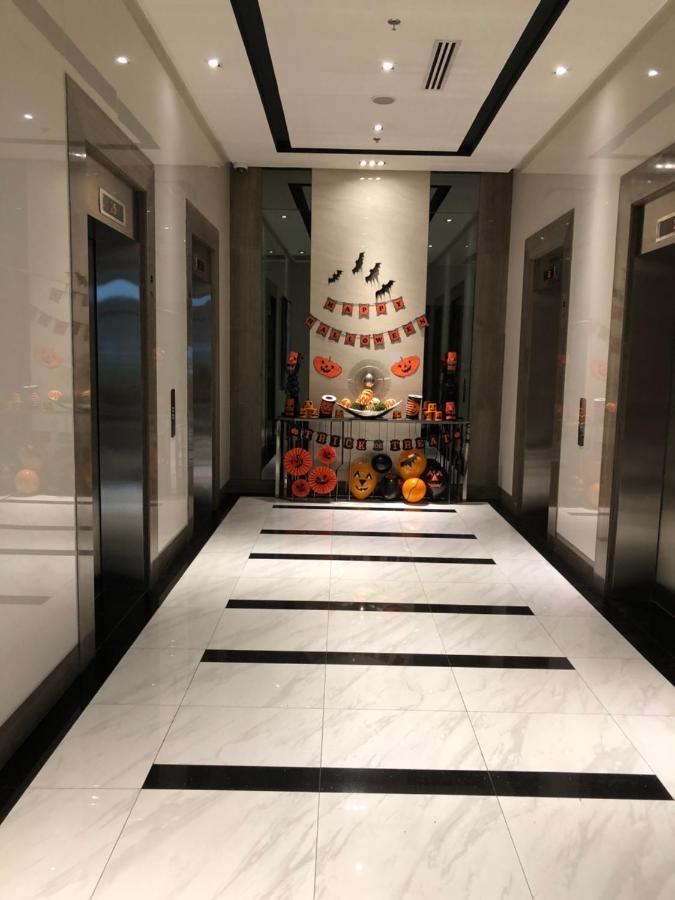 Robles' Unit At 81 Newport Boulevard Манила Экстерьер фото