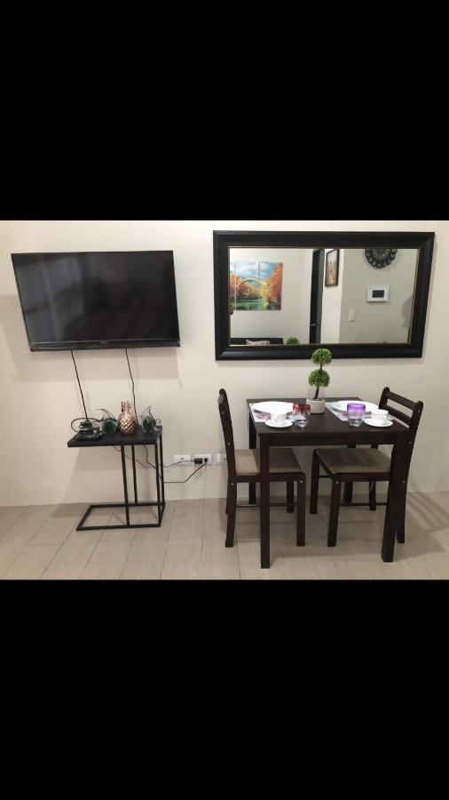 Robles' Unit At 81 Newport Boulevard Манила Экстерьер фото
